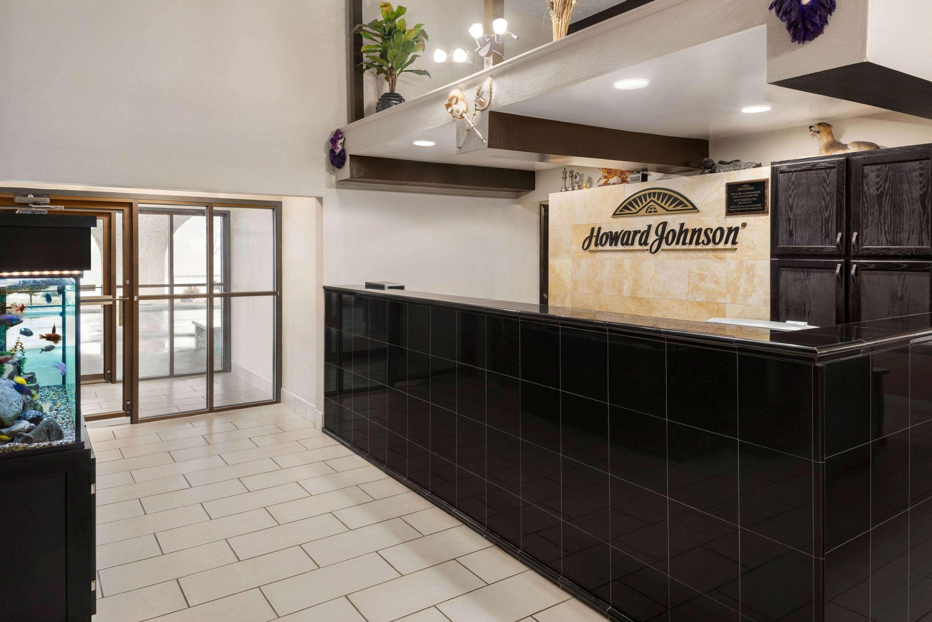Howard Johnson By Wyndham Appleton Exterior foto