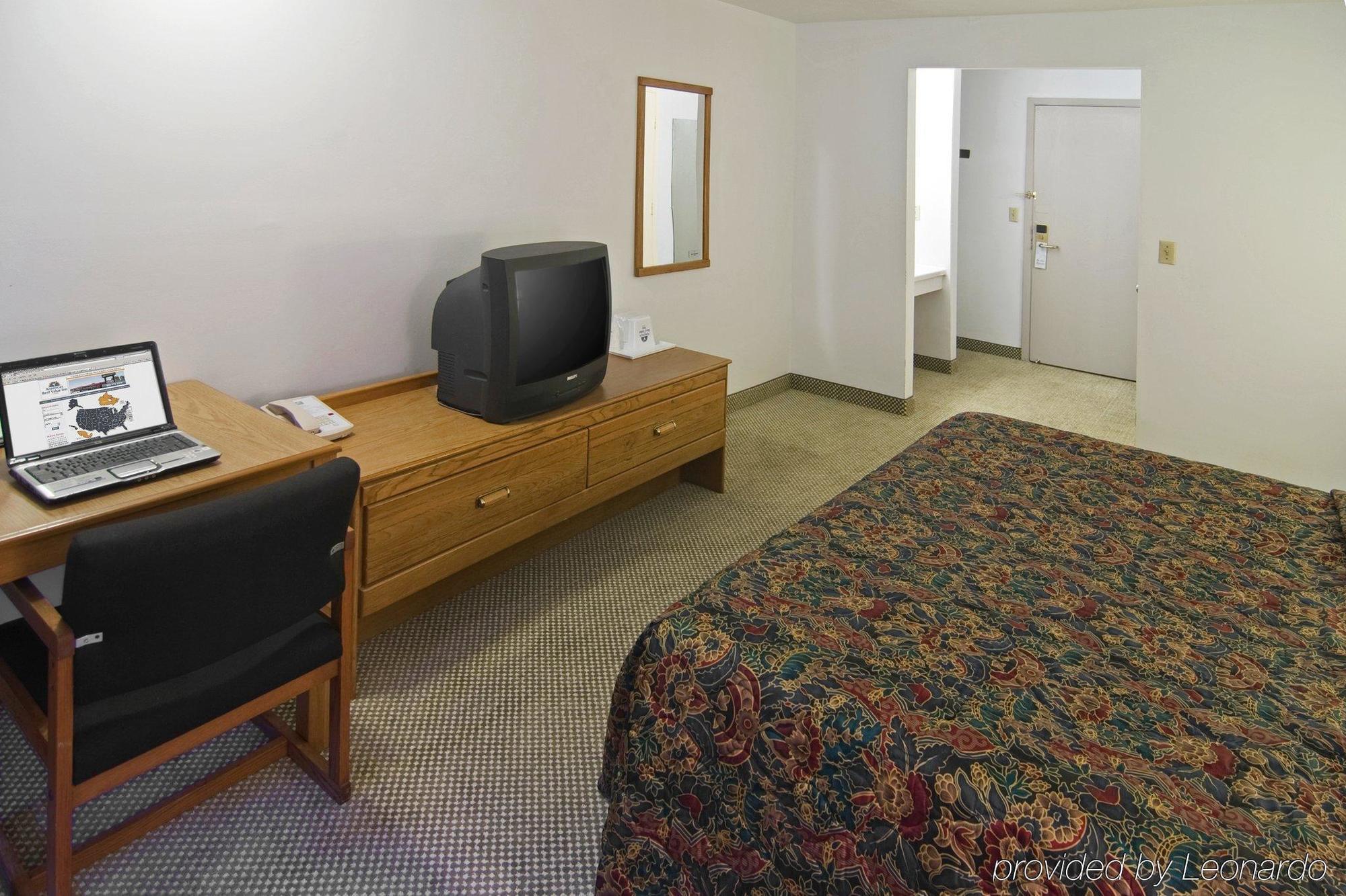 Howard Johnson By Wyndham Appleton Habitación foto